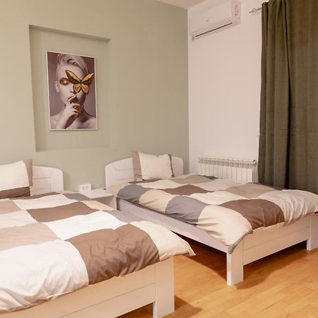 Airmi Hotel Surčin Extérieur photo